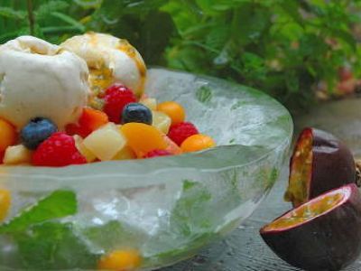 Fruit Salad W/Ice Cream